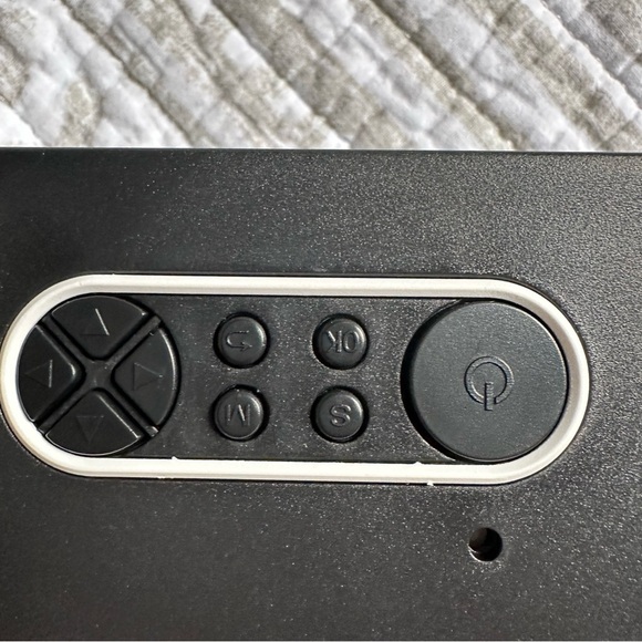 Mini portable LED/LCD projector 1080 P Brand new in box with everything - Picture 9 of 16